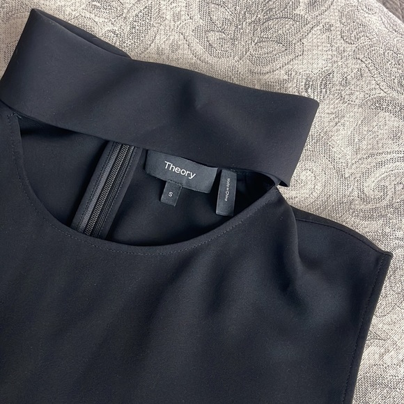 Theory 100% Silk Cut out Sleeveless Tank Top Blouse, Size Small - Picture 3 of 7